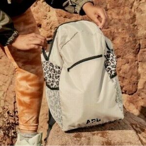 APL Athletic Propulsion Labs
Packable Backpack Leopard Beige